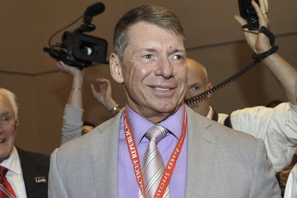 McMahon fue acusado de abuso sexual