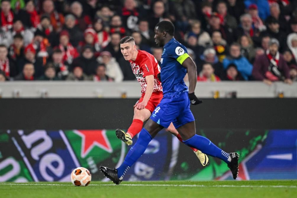 AP Kurt Zouma EN DISPUTA DEL BALÓN Roland Sallai