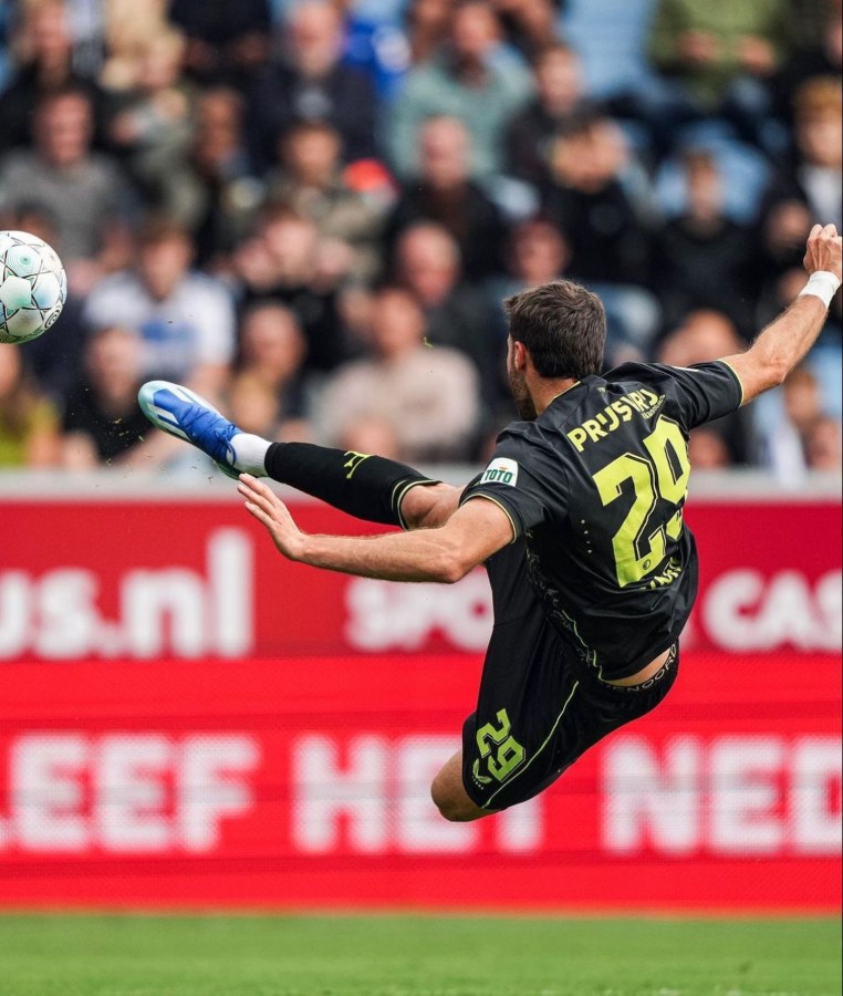 Santiago Giménez tiene 46 goles en el Feyenoord