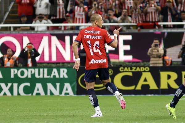 Chicharito en su debut con Chivas