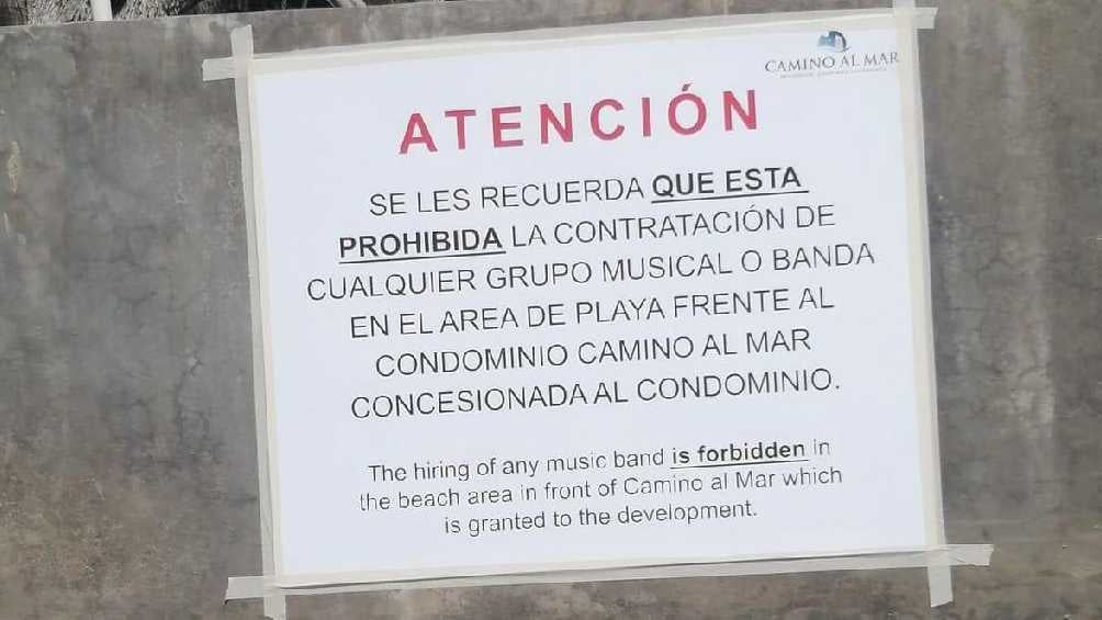 Este anuncio aparece en varias playas de Mazatlán. 
