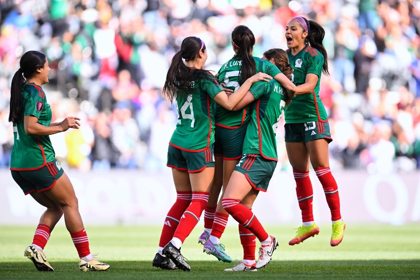 México festejando gol 