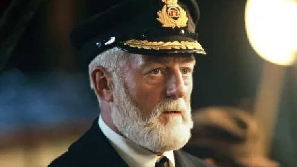 En la película Titanic, el actor le dio vida al capitán Edward Smith. 