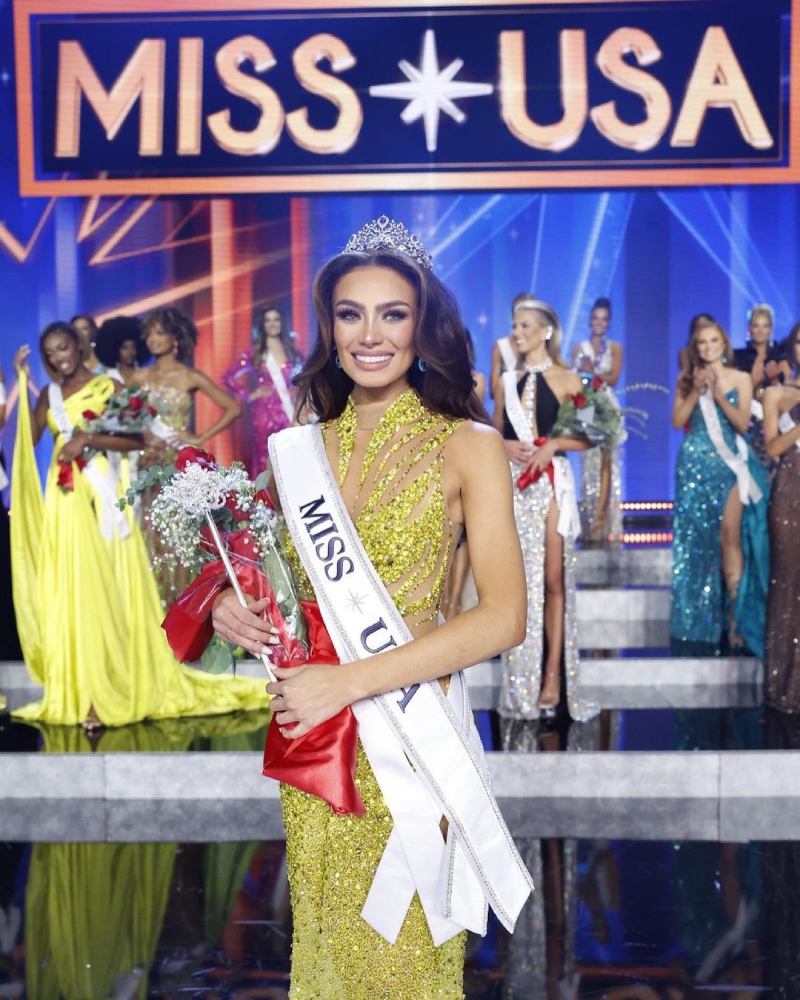 La Miss USA 2023 dejó la corona después de mucho pensarlo.