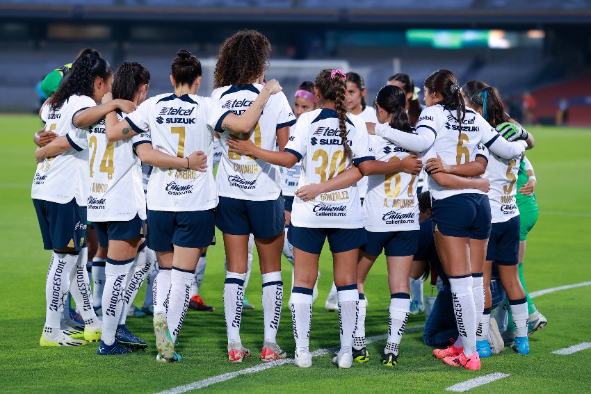 Pumas en un partido de la Liga MX Femenil