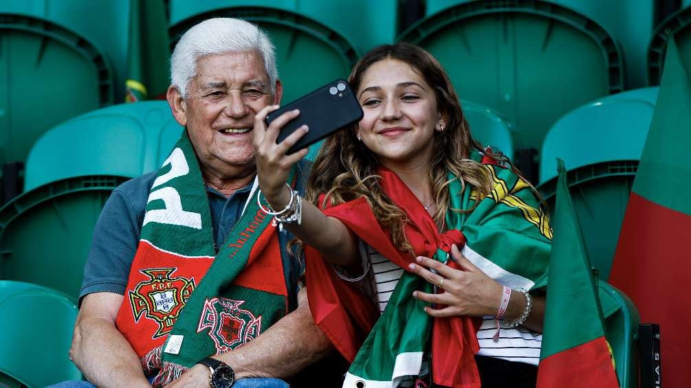 X:@selecaoportugal Afición de Portugal