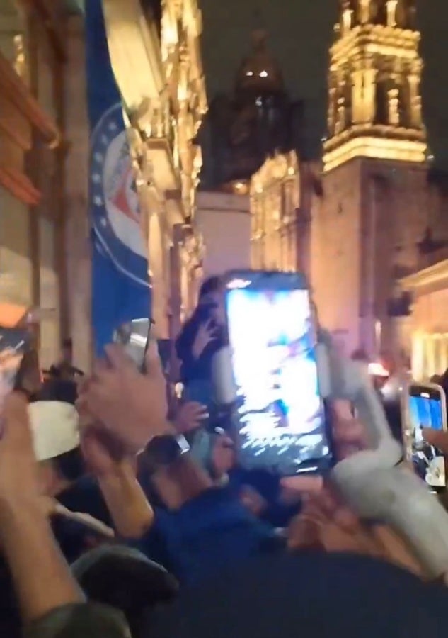 CAPTURA DE PANTALLA: VIDEO Aficionados de Cruz Azul en Zacatecas