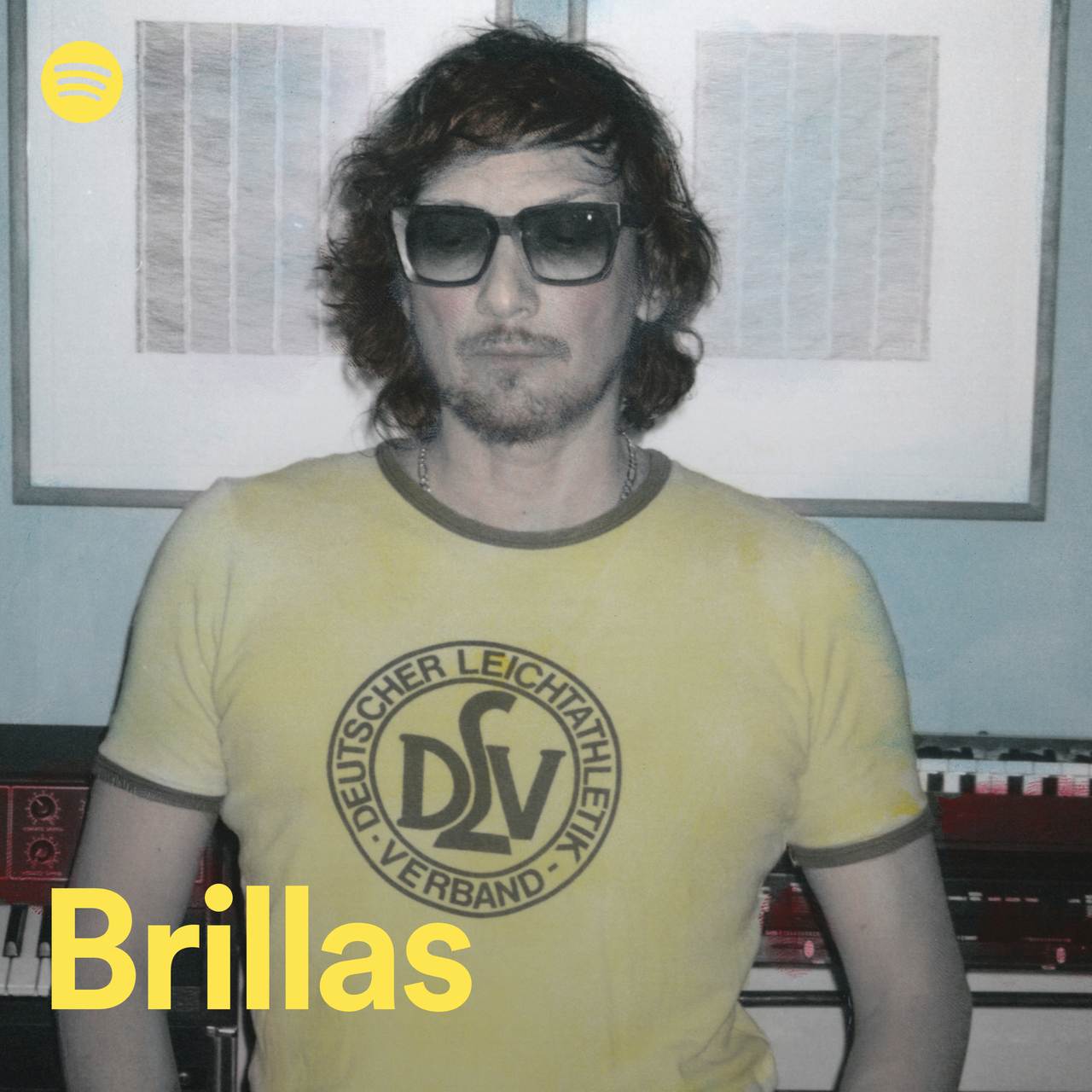 FB: @LeonLarregui El cantante afirma que otro pasajero del Uber las pudo tomar.