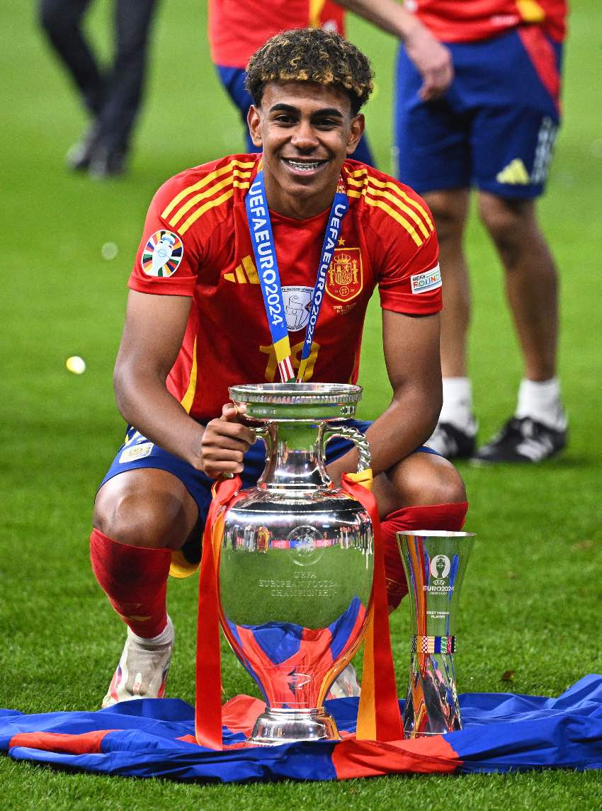 AP Yamal tras ganar la Euro 2024 con España