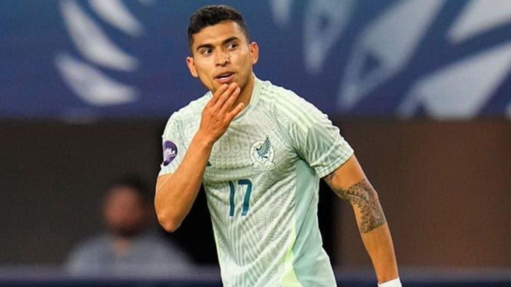 MEXSPORT Orbelín con la Selección