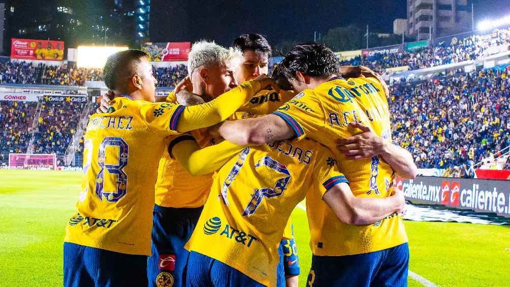 AP Elogió a América