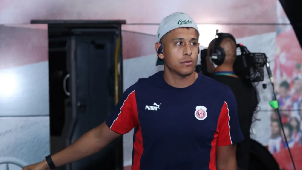 ¿Qué hiciste, Romo? El jugador de Chivas cobra de muy mala manera su penal en Leagues Cup            Pese al fallo del mediocampista mexicano, el Rebaño Sagrado se llevó el punto adicional ante Ch
