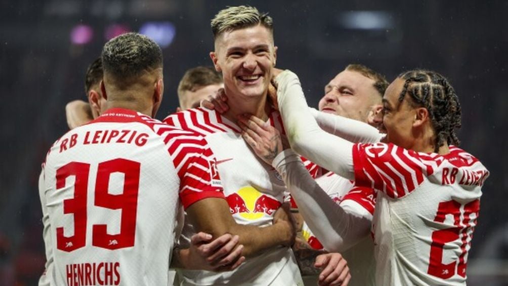 Manchester United lanza oferta por Benjamin Sesko, joya de la Bundesliga. Noticias en tiempo real
