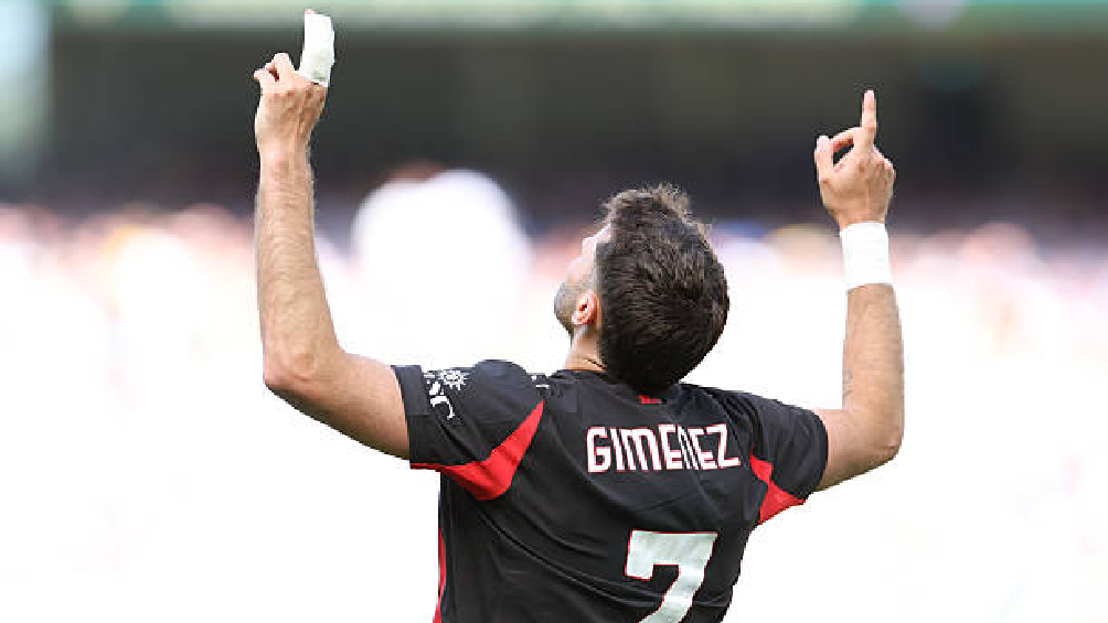 Prensa italiana elogia la forma física de Santiago Giménez tras integrarse a la pretemporada            El mexicano destacó con gol en empate del Milan ante Leeds United       rperezSáb, 09/08/202