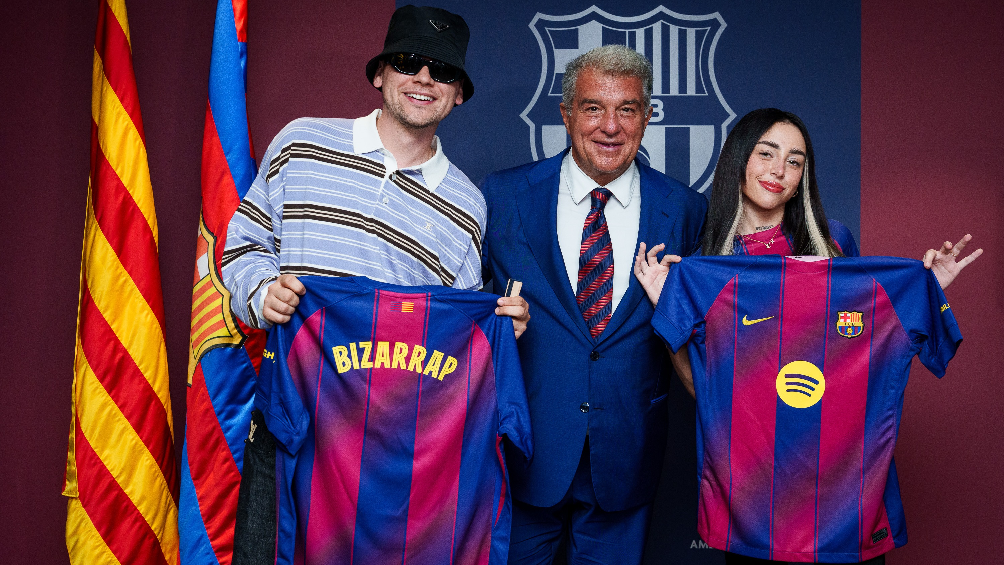 Insólito error del Barça con la camiseta de Nicki Nicole que se volvió viral            El último partido de Barcelona dejó un incómodo error con una de las invitadas estelares      m.diazLun, 1
