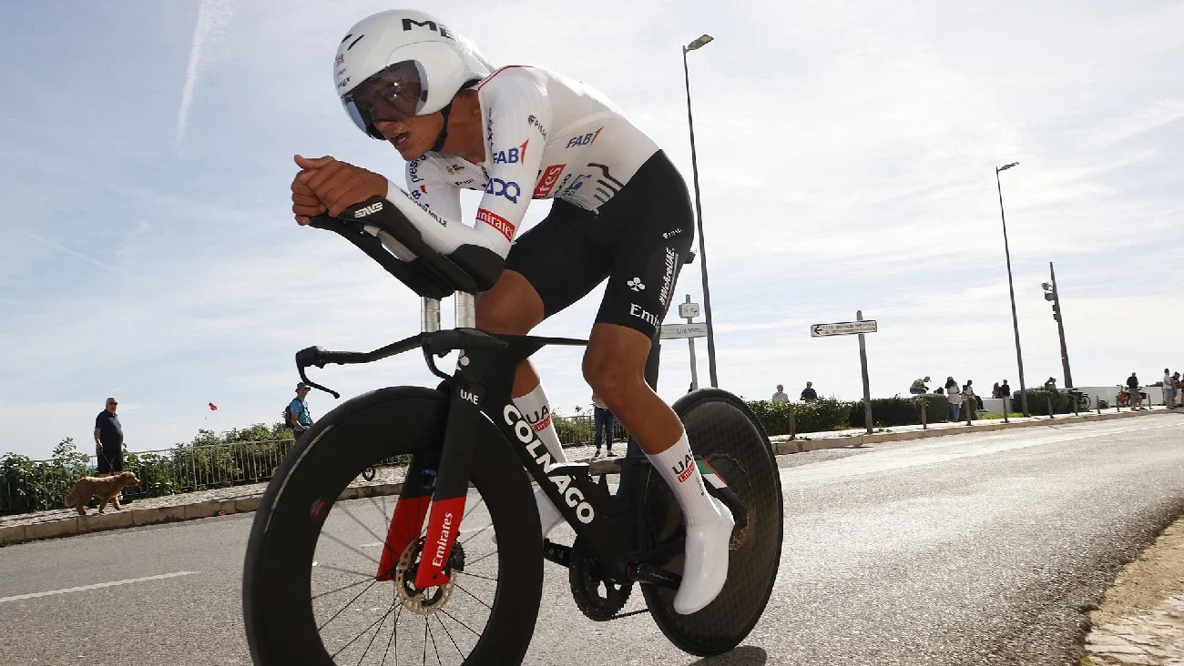 Isaac del Toro apunta al protagonismo tras salida de Juan Ayuso del UAE Team . Noticias en tiempo real