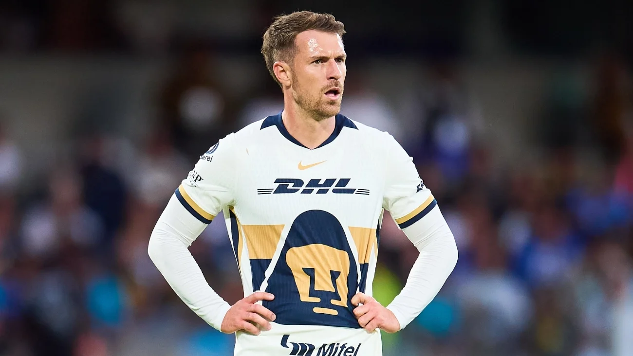 Aaron Ramsey reaparece en entrenamiento con otro equipo tras abanadonar a Pumas