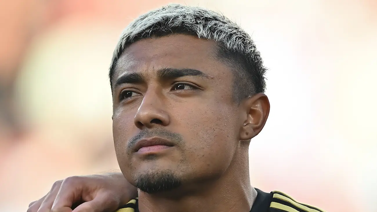 Julián Araujo se une al Celtic de Escocia en préstamo desde el Bournemouth