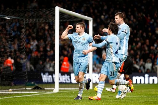 Milner puso punto final a la goleada del City. FOTO: AP