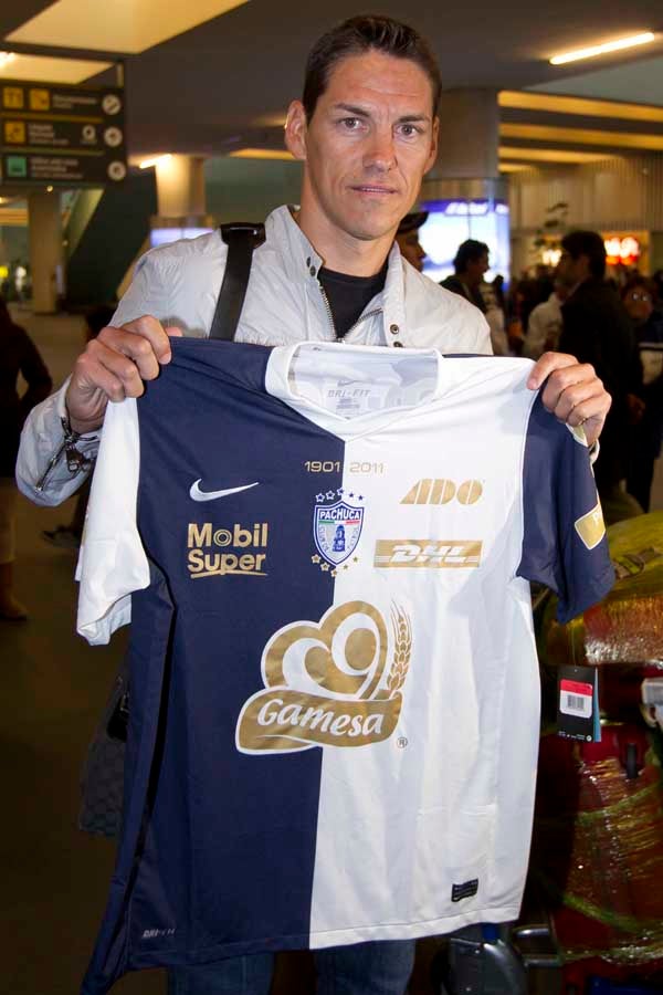 Defenderá los colores de los Tuzos por un año. FOTO: CÉSAR VICUÑA