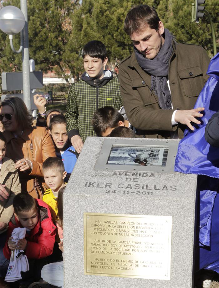 El homenaje se realizó en una calle de su localidad natal, Móstoles. FOTO: EFE