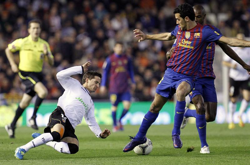 Valencia y Barcelona se midieron en la Copa del Rey. FOTO: EFE