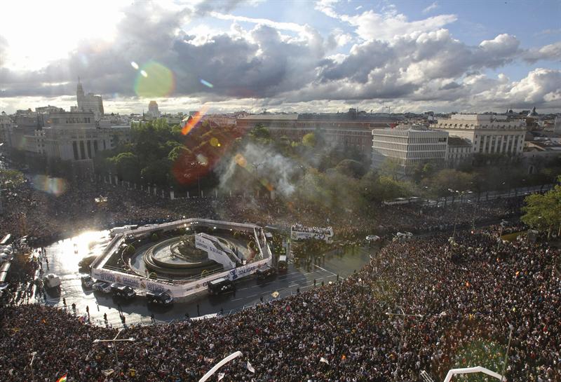 Los aficionados llenaron el corazón del madridismo | EFE