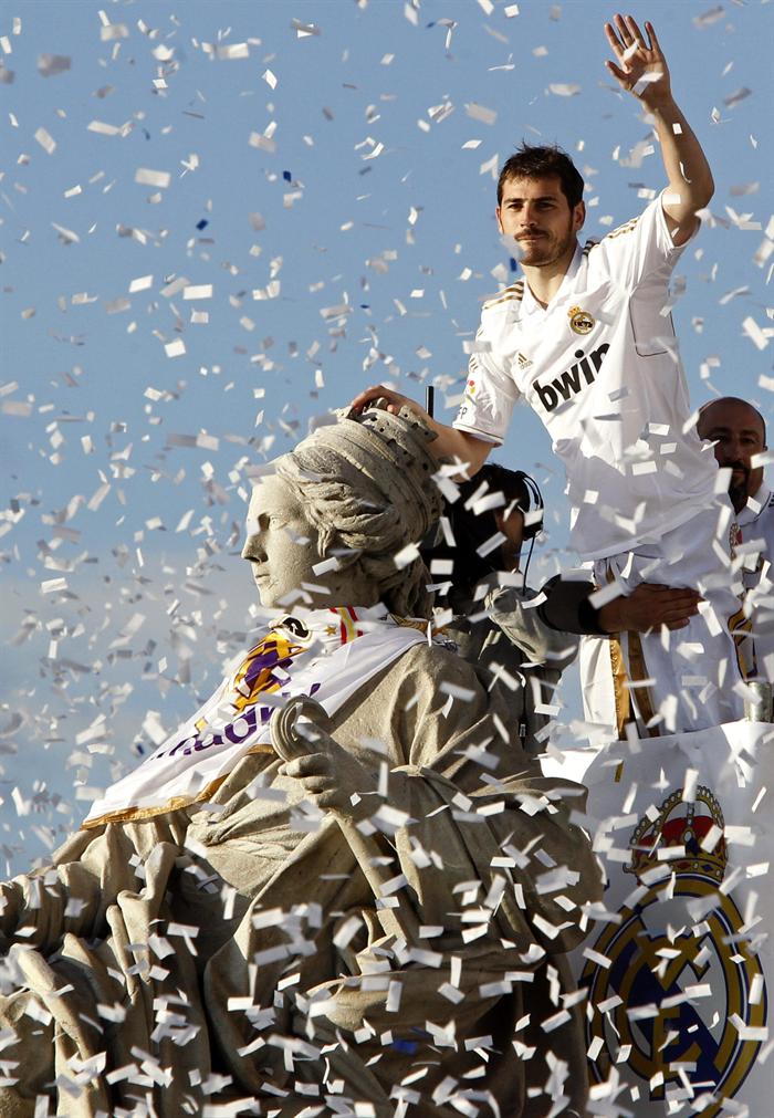 Casillas celebra en la Cibeles | EFE