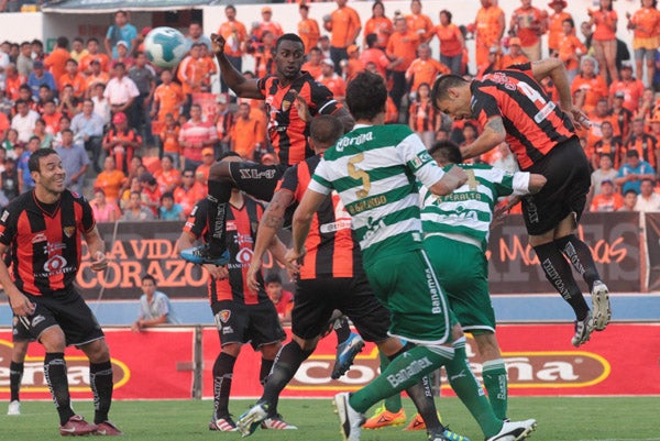 Jaguares recibe a Santos en el duelo de ida de Cuartos de Final | EFE