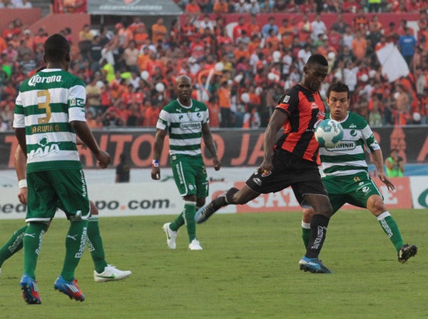 Arrancaron el partido buscando el gol | EFE