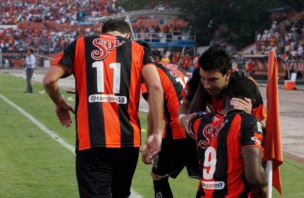 Jaguares festeja el tercer tanto de la noche | MEXSPORT