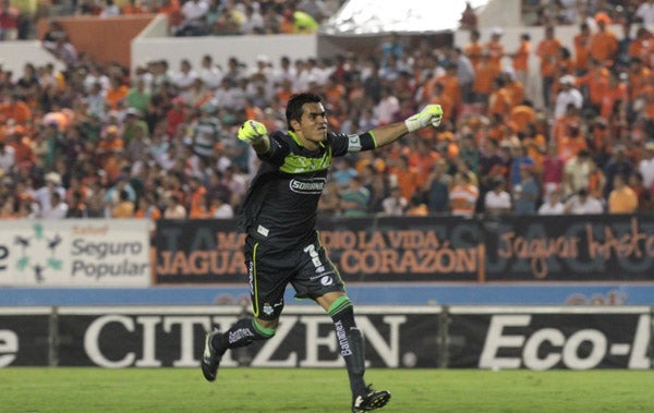 Oswaldo Sánchez celebra los goles del Santos | EFE