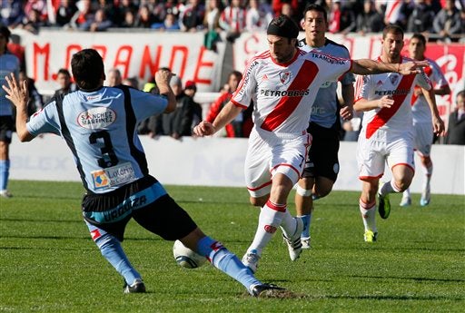 River empezó el partido siendo mejor pero no le alcanzó (FOTO: AP)
