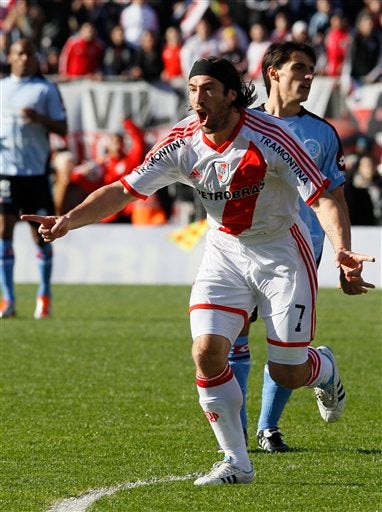Pavone abrió al marcador e ilusionaba a todos los presentes en el Monumental (FOTO: AP)
