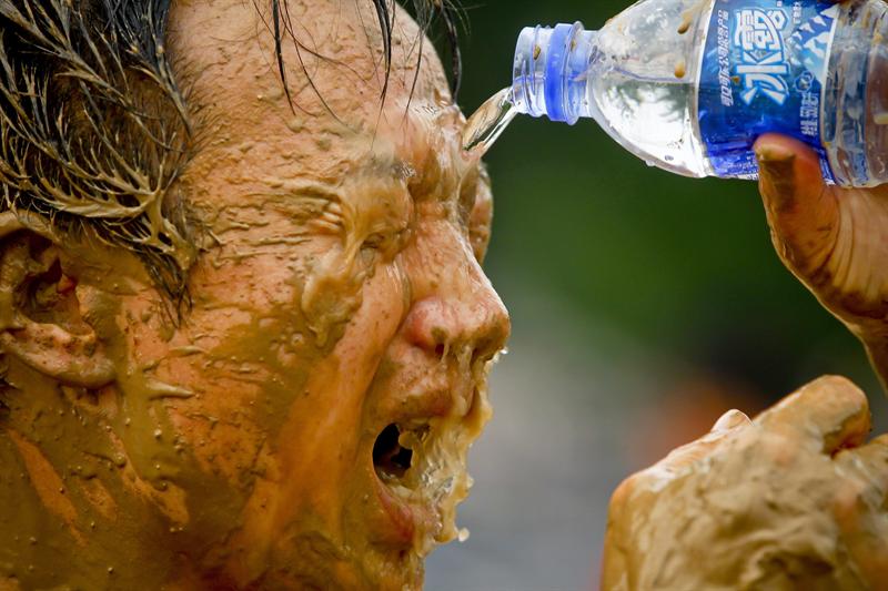 Los encuentros se alargan por el tiempo de 'limpieza' de los jugadores. FOTO: EFE
