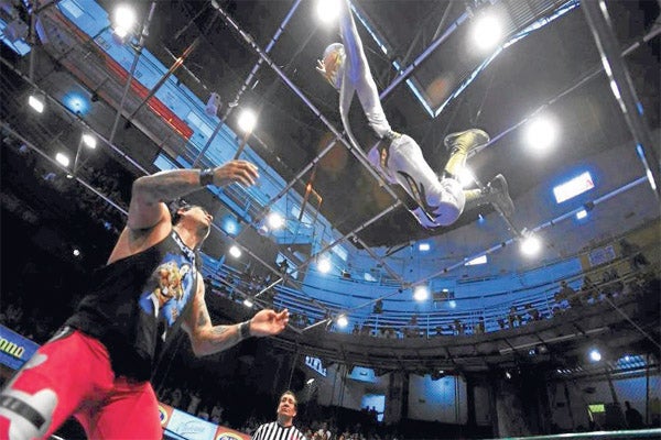 La lucha libre engalanará la Arena Coliseo por varios años más | ESPECIAL