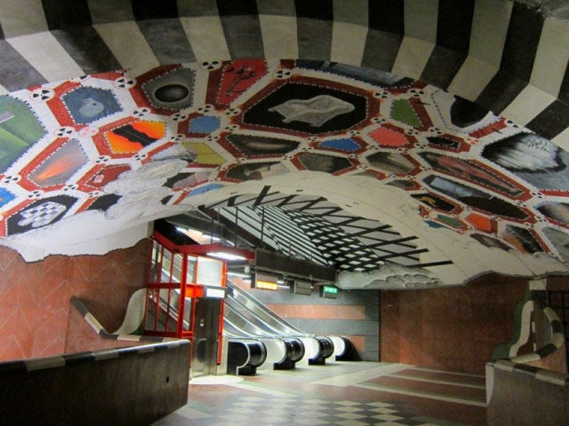 Incluso los techos muestran texturas y tonalidades diferentes en cada estación