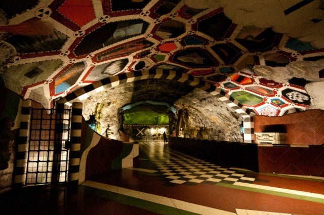 El metro de Estocolmo es considerado como la exhibición de arte más larga el mundo