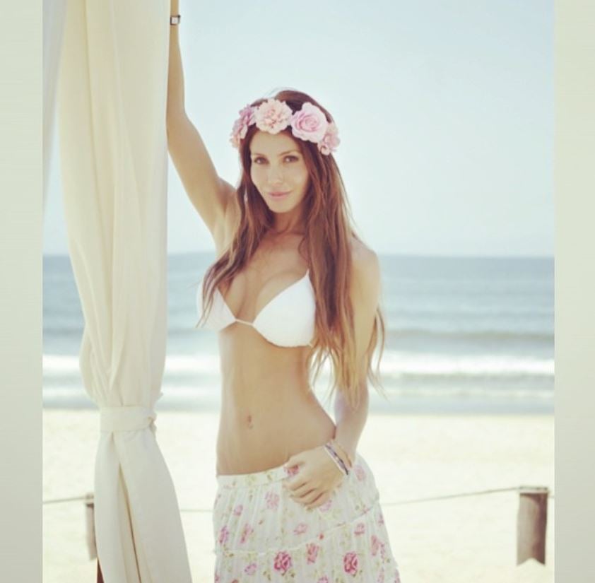 No le qiuitarás los ojos de encima