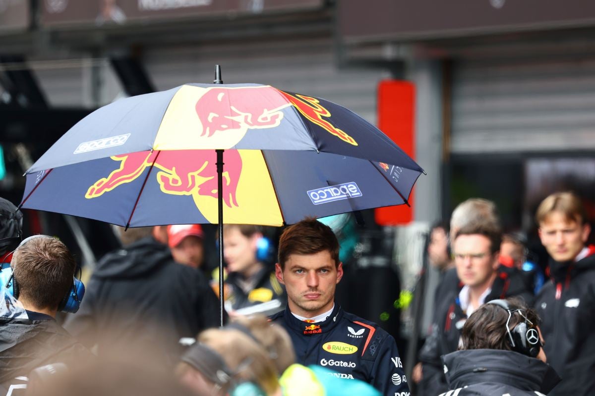 Verstappen una vez más criticó a la FIA y a dirección de carrera