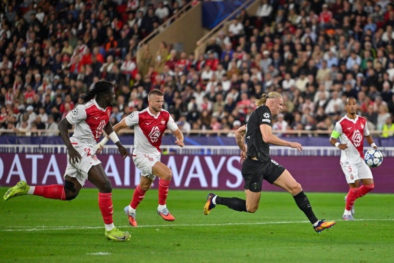 Haaland marcó un doblete