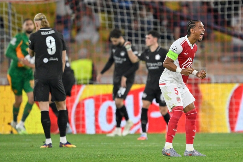 Mónaco rescató un empate cardiaco