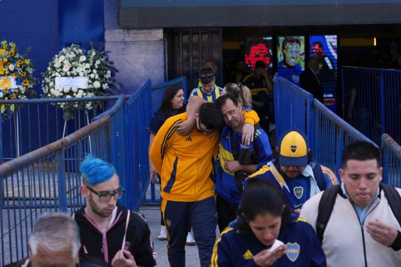 Aficionados de Boca despiden a Russo | AP