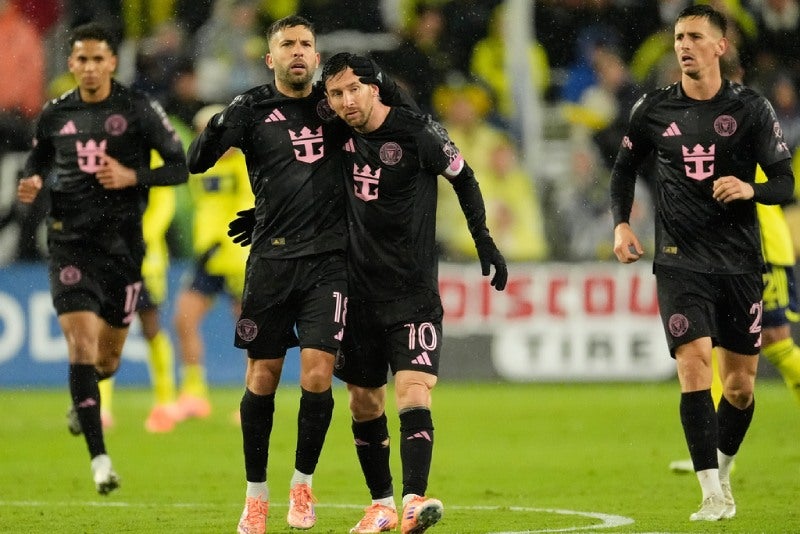 Haaland destacó que nadie se acerca a Messi y CR7