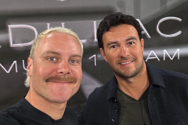 Checo Pérez y Valtteri Bottas durante su presentación como pilotos de Cadillac