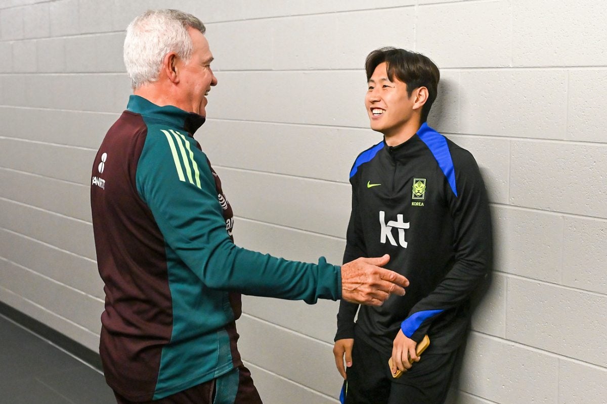 Lee Kang-In aprovechó para saludar a Aguirre