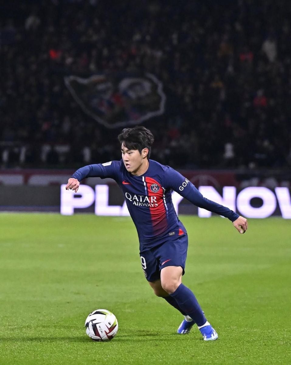 La figura de PSG aprovechó el amistoso para saludar a Aguirre