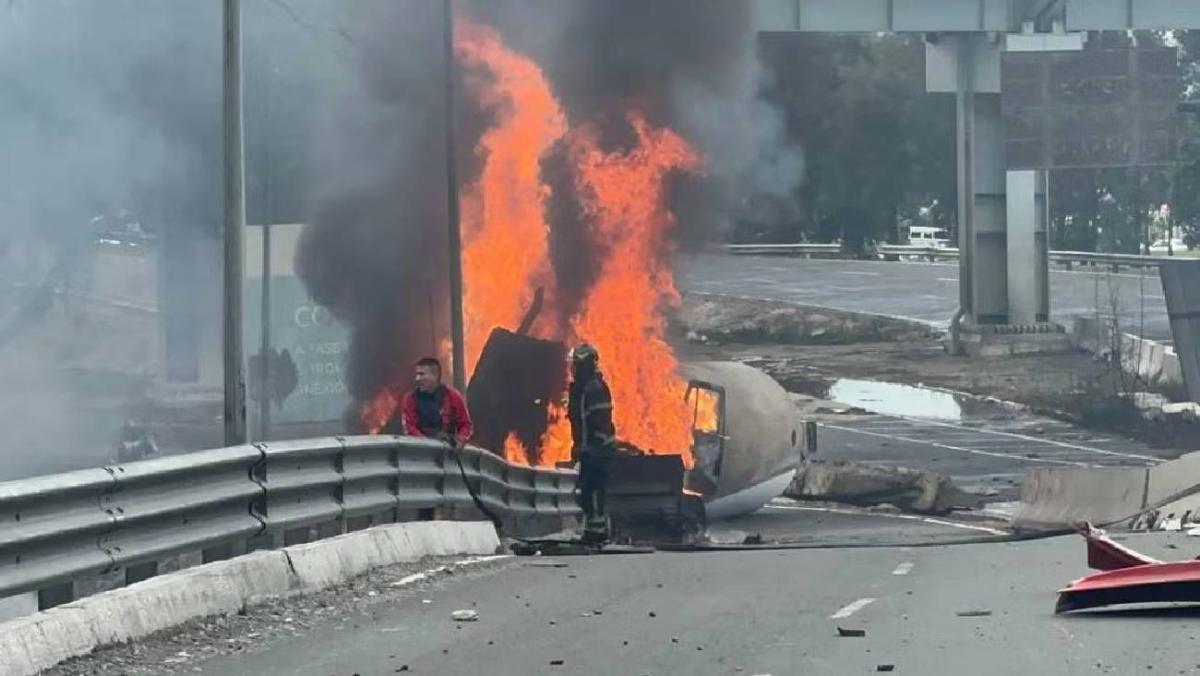 El Gobierno de la Ciudad de México informó que continúa la atención a las personas lesionadas. / RS