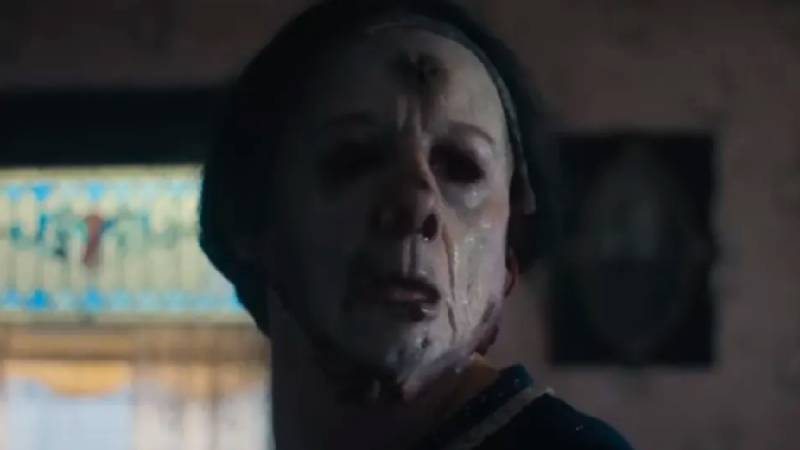 La serie, protagonizada por Charlie Hunnam en el papel de Gein, explora su relación enfermiza con su madre. / RS