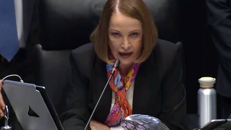  Laura Itzel Castillo, presidenta del Senado, le pidió en varias ocasiones a Téllez que concluyera su participación. / Redes sociales
